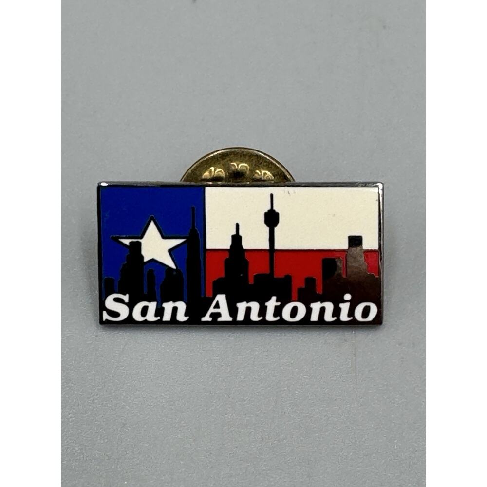 Vintage San Antonia Texas Lapelโ Pin
